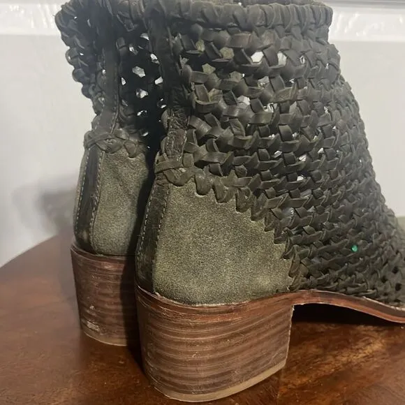 🔥 FREE PEOPLE In The Loop Woven Suede Boots Olive Green Sz 40 (9.5) - PERFECT