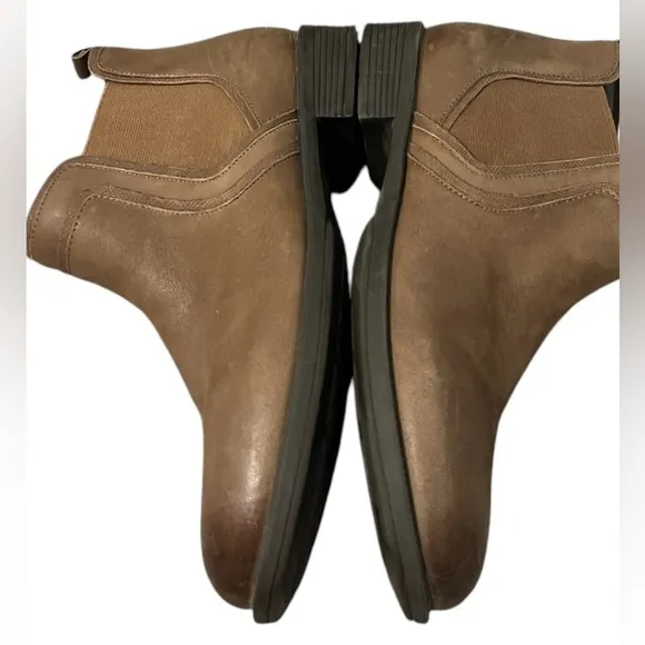 Abeo Bio System Unike women’s 9N Nuback suede leather distressed ankle boots