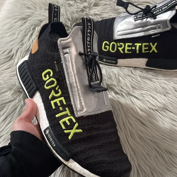 Adidas GORE-TEX EE5895
