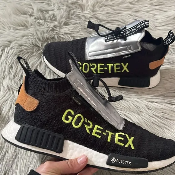 Adidas GORE-TEX EE5895