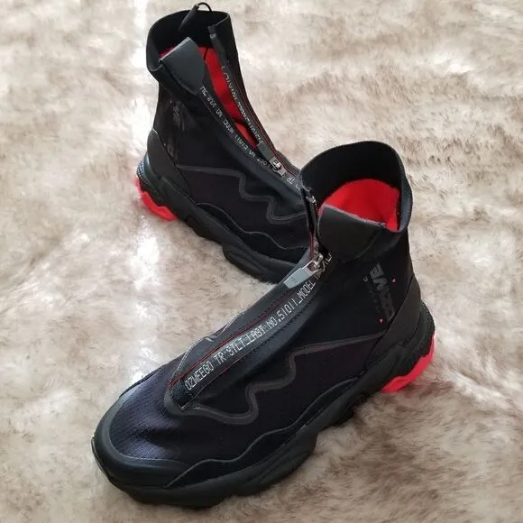 ADIDAS Ozweego TR STLT Boys Shoes Black/Solar Red Size 4.5 NEW