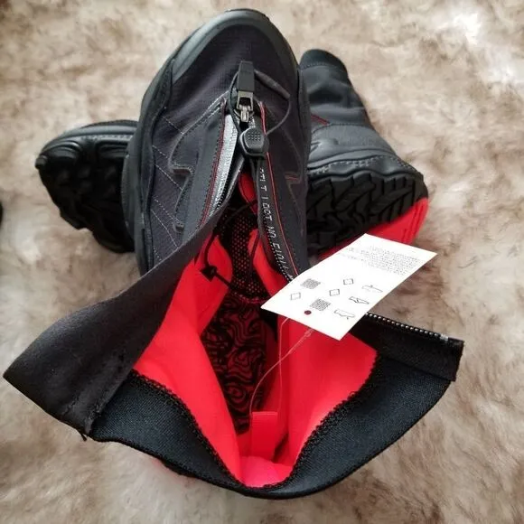 ADIDAS Ozweego TR STLT Boys Shoes Black/Solar Red Size 4.5 NEW
