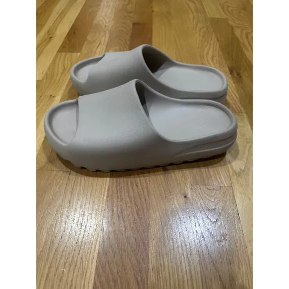 Adidas Yeezy Sandals Womens 11 Slide Casual Slip On Rubber Open Toe Comfort