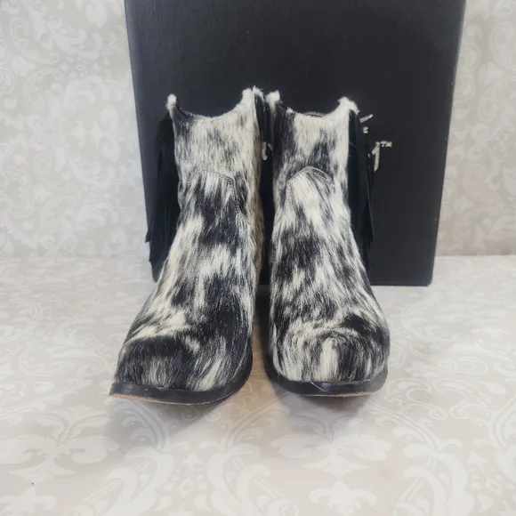 Agave Sky Cowhide Fringe Boots Inside Zipper Size 9.5