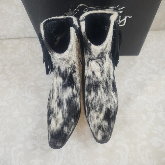 Agave Sky Cowhide Fringe Boots Inside Zipper Size 9.5