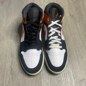 Air Jordan 1 Mid Shattered Backboard Mens Shoe Size 13 Orange 554724-058 Preown