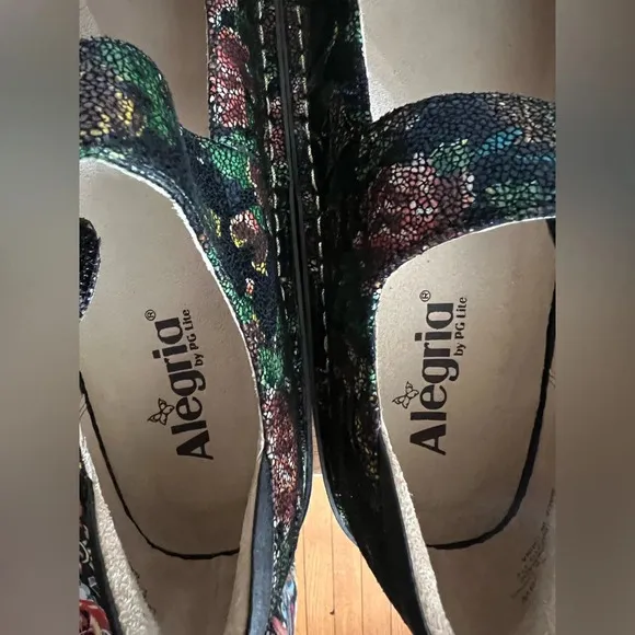 Alegria Paloma Winter Garden Black Mosaic Floral Mary Jane Shoes.  Size 38 W