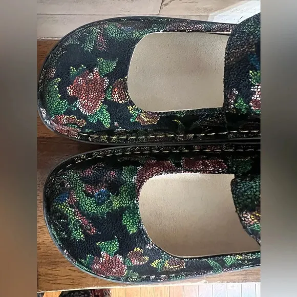 Alegria Paloma Winter Garden Black Mosaic Floral Mary Jane Shoes.  Size 38 W