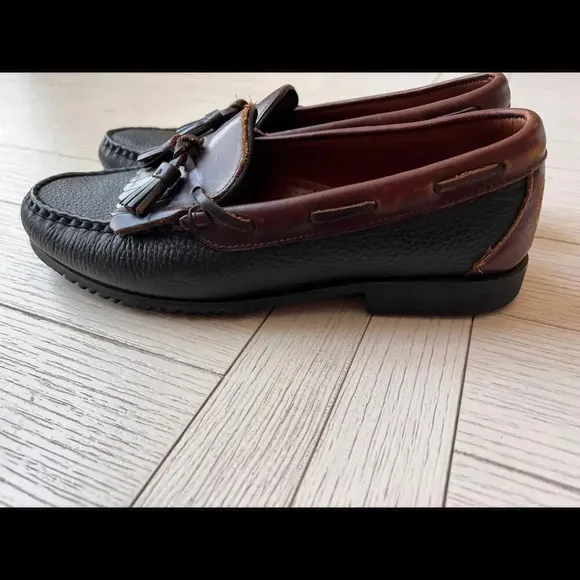 Allen Edmonds men's shoes size 10D black w/‎ brown leather w/ tassels