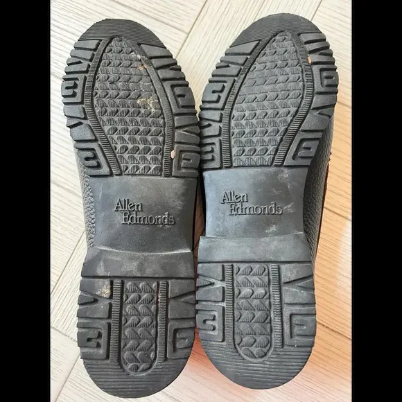 Allen Edmonds men's shoes size 10D black w/‎ brown leather w/ tassels