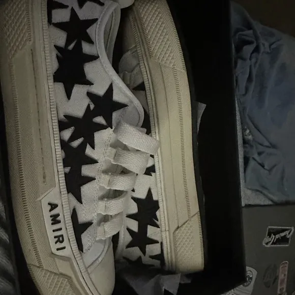AMIRI White Sneakers Sleek Design Casual Comfort
