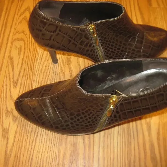 Ann Taylor LOFT Brown Zipper Booties Shoes Sz 9.5M