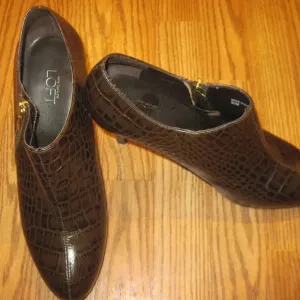 Ann Taylor LOFT Brown Zipper Booties Shoes Sz 9.5M