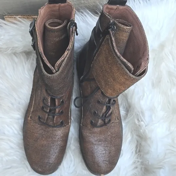 Anthropologie Coque Terra Brown textured Moto boots zipper 37