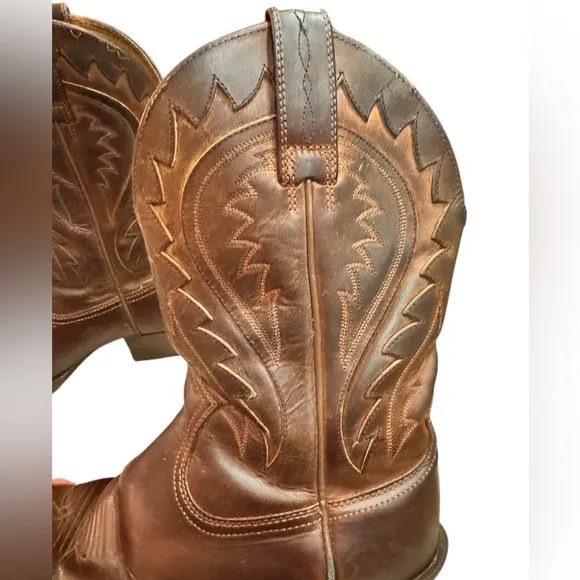 Ariat Brown Leather Cowboy Western Boots Men Sz 8.5 in GUC already broken in!