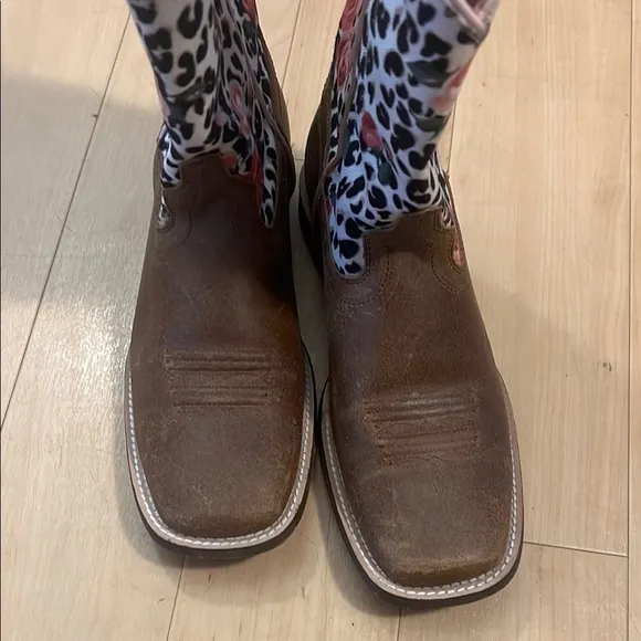 Ariat Kids Boots with Brown and Pink Floral Design 3.5