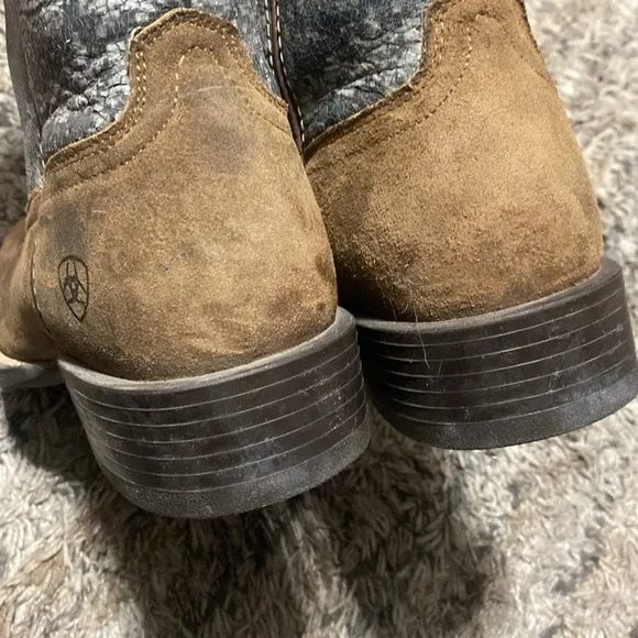 ARIAT MEN'S FLYING SPORT WESTERN PERFORMANCE BOOTS - BROAD SQUARE TOE sz 8.5