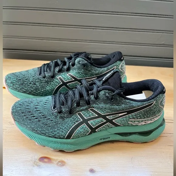 Asiscs Gel- Nimbus 24  Womens Size 7.5 Green And Black