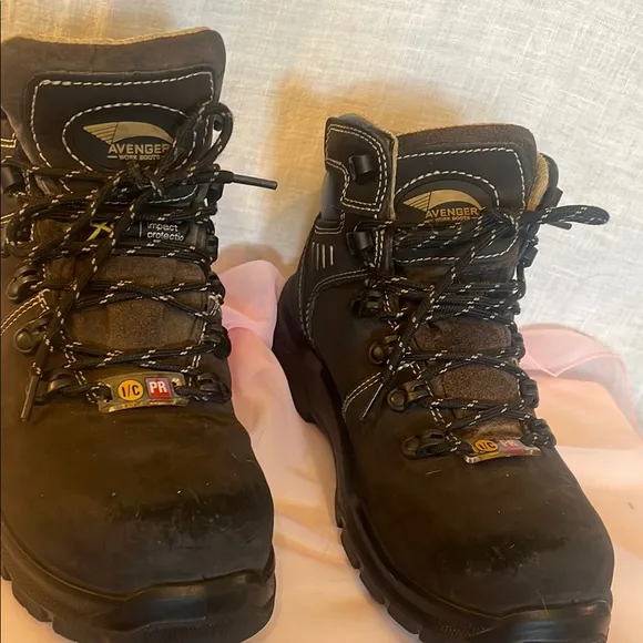 Avenger Black -brown Work Boots women’s size 7 wide