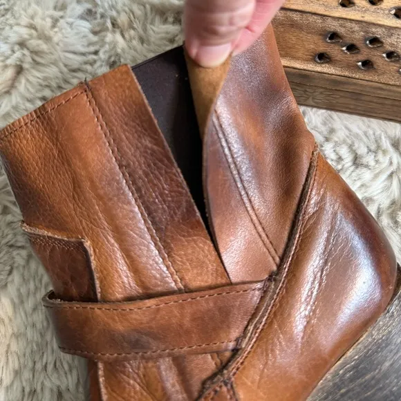 BED STU Gentry Handmade Cognac Cobbler Leather Distressed Wedge Ankle Boots 6