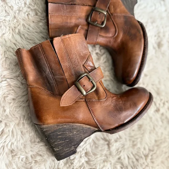 BED STU Gentry Handmade Cognac Cobbler Leather Distressed Wedge Ankle Boots 6
