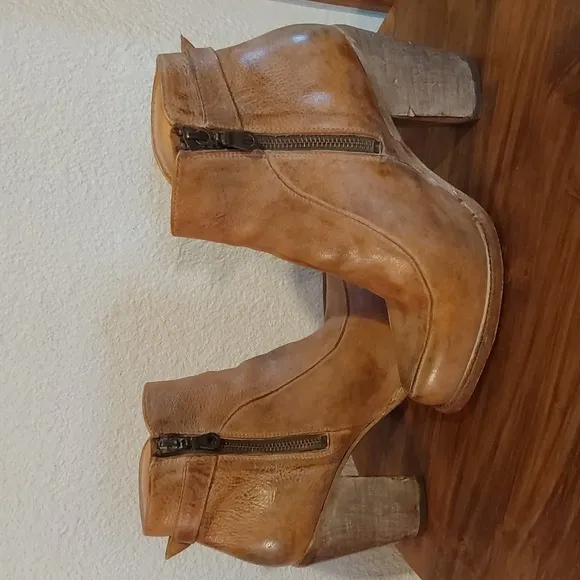 Bed Stu Tan Distressed Isla Boots heel leather Bootie Trendy Zipper EUC Sz.6.5
