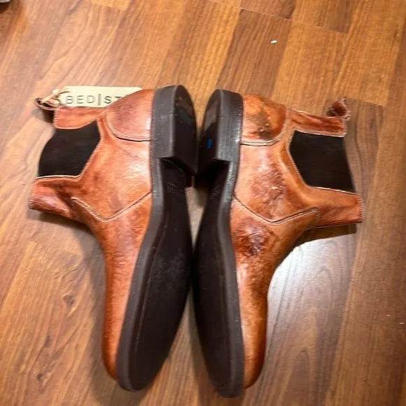 Bed Stu Vasari Chelsea Boot in Cognac NWT Sz 9