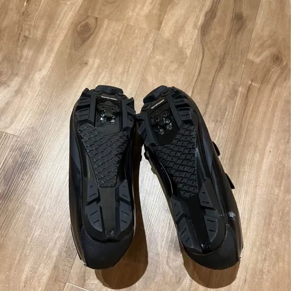 Black Cycling Shoes