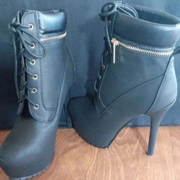 Black Heeled Boots with non slip traction size 8