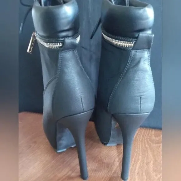 Black Heeled Boots with non slip traction size 8