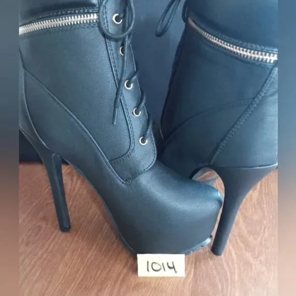 Black Heeled Boots with non slip traction size 8