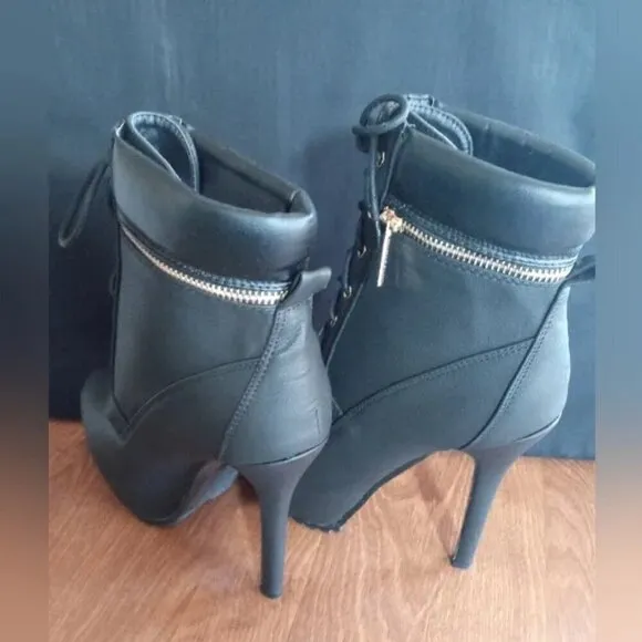 Black Heeled Boots with non slip traction size 8