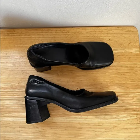 Block Heeled Loafers Vintage Y2K Size 6.5 Square toe shoes