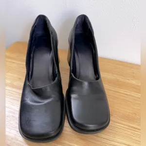 Block Heeled Loafers Vintage Y2K Size 6.5 Square toe shoes