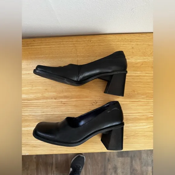 Block Heeled Loafers Vintage Y2K Size 6.5 Square toe shoes