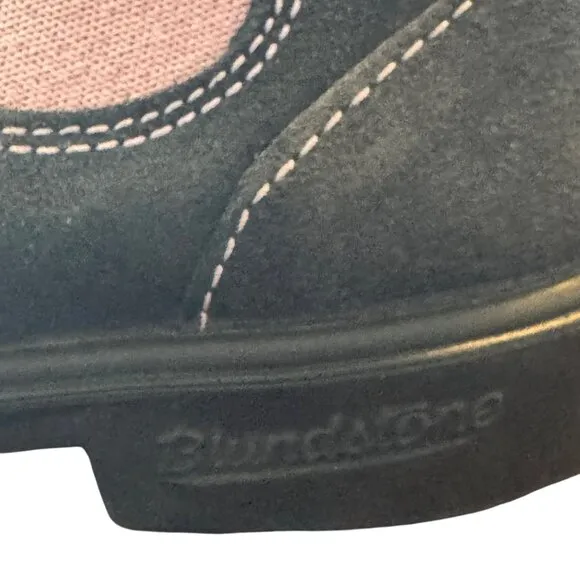 Blundstone Big Kids SIZE AU 3/US 4 Black Suede Chelsea Boots With Lilac Elastic