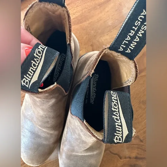 Blundstone Heeled Brown Leather Chelsea Boots