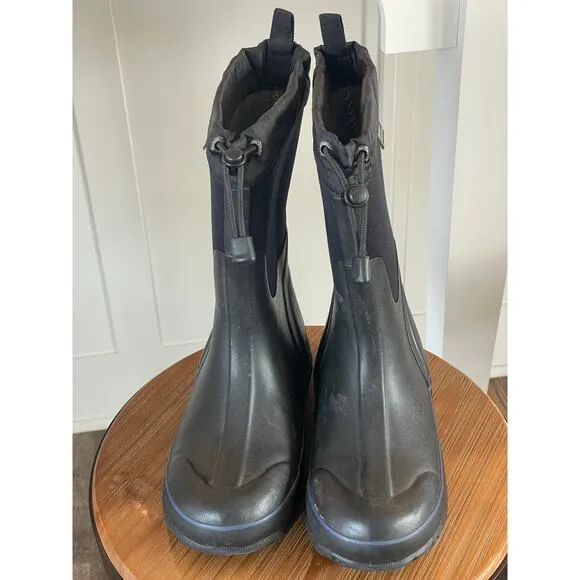 BOG Black Boots CLCS Snow Cuff youth 4 rubber  and nylon Vegan