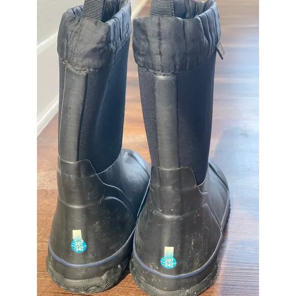 BOG Black Boots CLCS Snow Cuff youth 4 rubber  and nylon Vegan