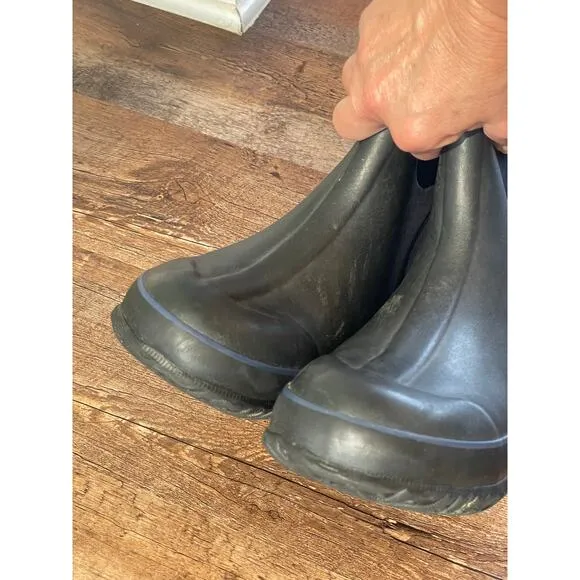 BOG Black Boots CLCS Snow Cuff youth 4 rubber  and nylon Vegan