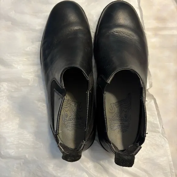 Bogs Johnny Chelsea’s boots leather black SZ 10.5 NWOT No box