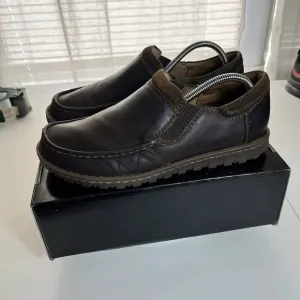 Born Gudmund Mens Size 9.5 Loafers Dark Brown Leather Moc Toe Shoes Slip On GUC!