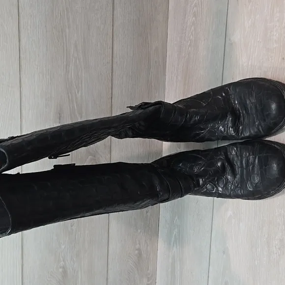 Born Women Tall Black Crocodile-Embossed Knee-High Boots Shoes Sz 9