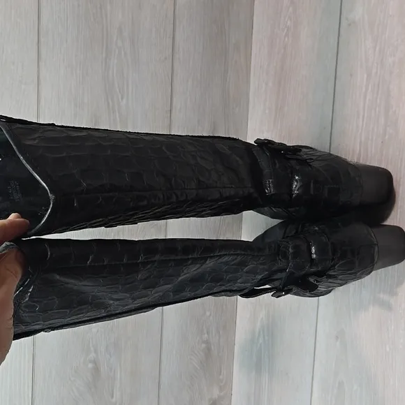 Born Women Tall Black Crocodile-Embossed Knee-High Boots Shoes Sz 9