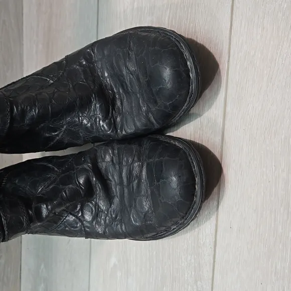 Born Women Tall Black Crocodile-Embossed Knee-High Boots Shoes Sz 9