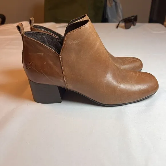 Born Women's Kenzi Ankle Boot Brown Leather Size 7 NWOB $150