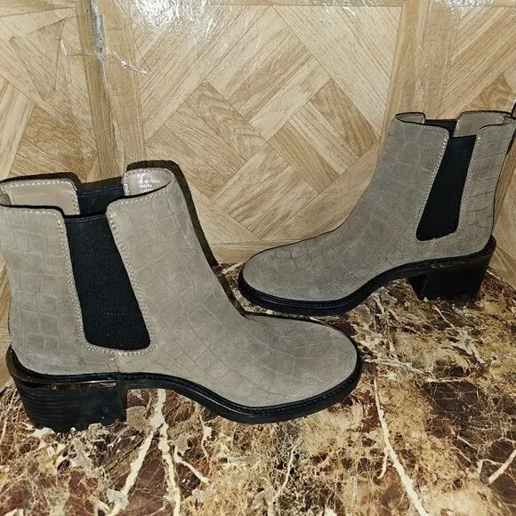 Brand NEW Vince Camuto women's fashion ankle boots tan shoes size 9