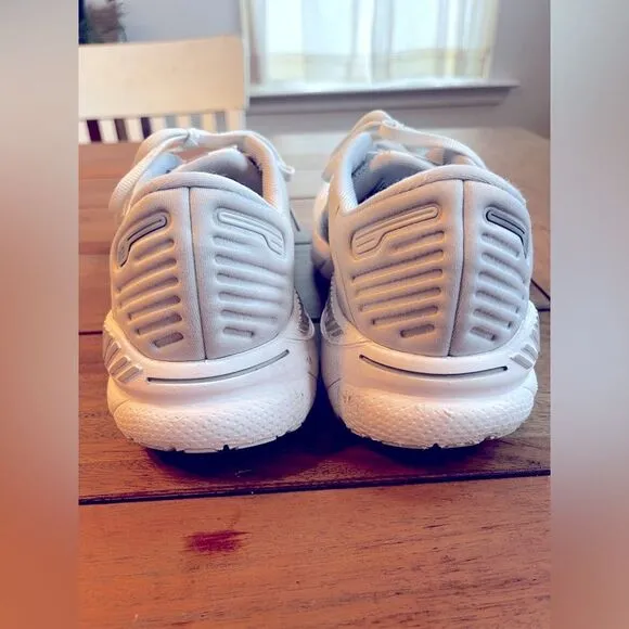 Brooks Women’s White Running Shoes; Size 9.5; NWOT!