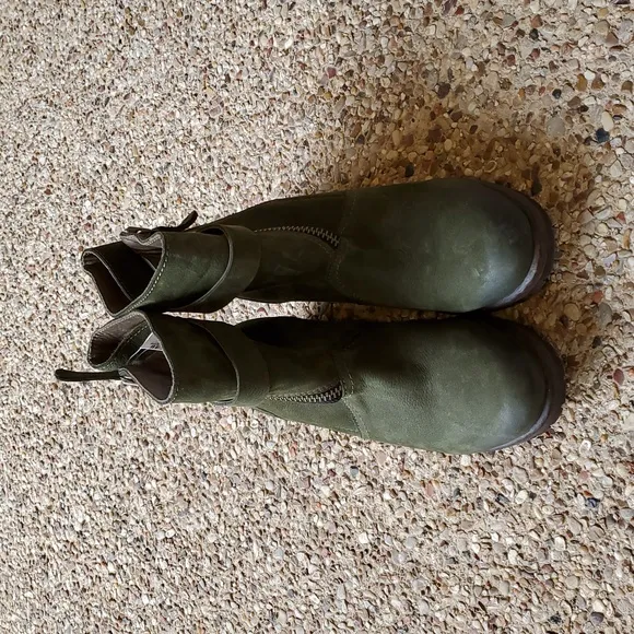 Bueno Women's Fast Boots Old Khaki Nubuck Green, Size - 38/US 7.5