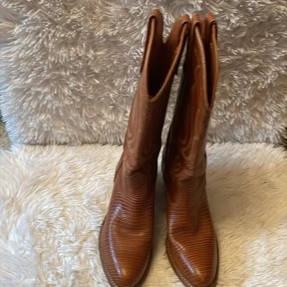 Capezio West Faux Leather Embroidered Heeled Western Cowboy Boots Size 9.5